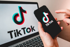 初心者でもわかるTikTok広告の始め方と費用を詳しく解説