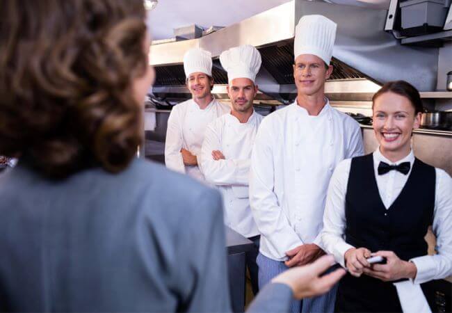 「雇用の問題」飲食店経営者が知っておくべき雇用契約書と労働条件通知書