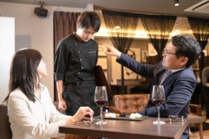 飲食店でカスハラが深刻化！起こる原因とその対処法を解説